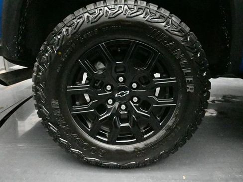 Used 2024 Chevrolet Colorado Trail Boss AWD/4WD image 30