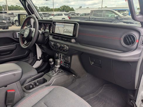 Used 2024 Jeep Wrangler Rubicon w/ Capability Package image 14