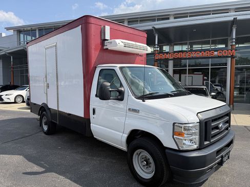 Used 2023 Ford E-350 and Econoline 350 Super Duty w/ Power Windows & Locks Group RWD image 2
