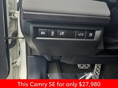 Used 2025 Toyota Camry SE FWD image 25