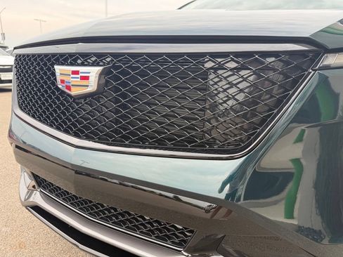 Used 2024 Cadillac XT4 Sport AWD/4WD image 9