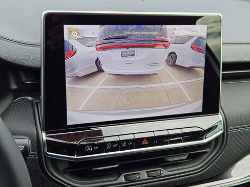 New 2026 Jeep Compass Latitude image 20