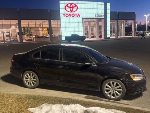 Used 2015 Volkswagen Jetta TDI SE image 32