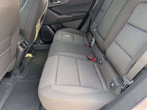 Used 2026 Chevrolet Equinox LT w/ Safety and Technology Package FWD image 6