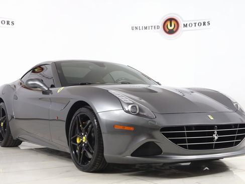Used 2018 Ferrari California T image 32