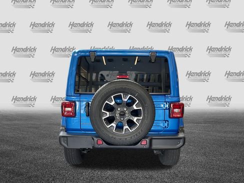 Used 2025 Jeep Wrangler Sahara image 9