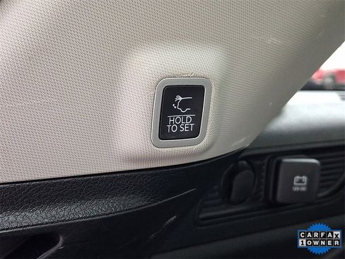 Used 2022 Jeep Grand Cherokee Limited image 31