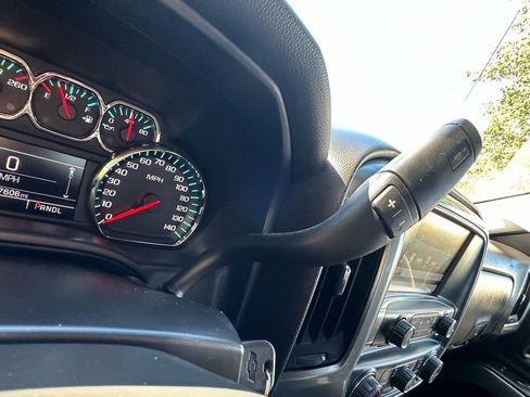 Used 2018 Chevrolet Silverado 1500 LT w/ All Star Edition image 20