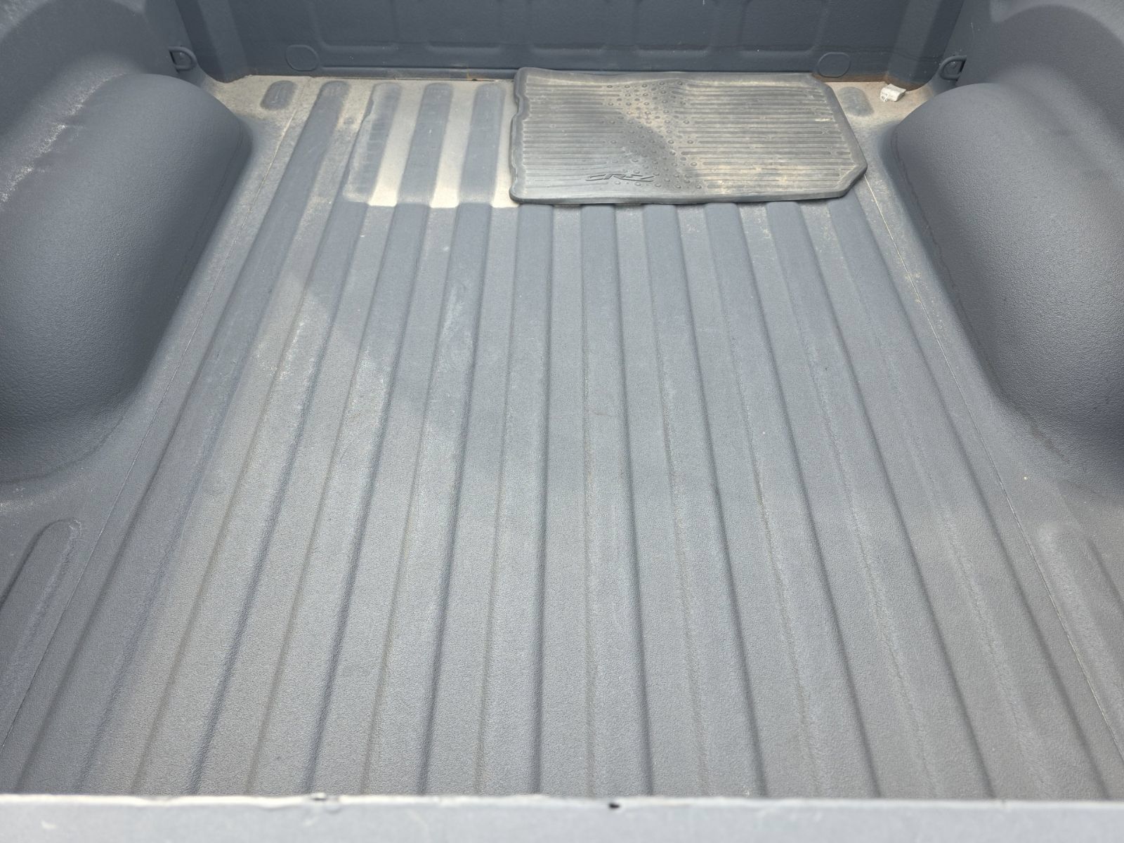 Used 2018 RAM 1500 Classic SLT AWD/4WD image 5