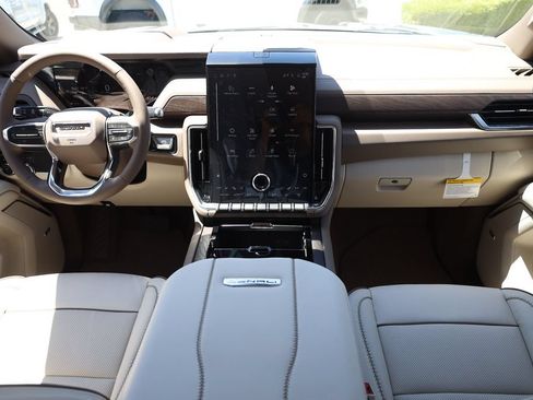 New 2026 GMC Yukon XL Denali AWD/4WD image 19