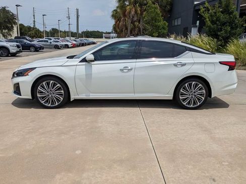 Used 2024 Nissan Altima 2.5 SL AWD/4WD image 9