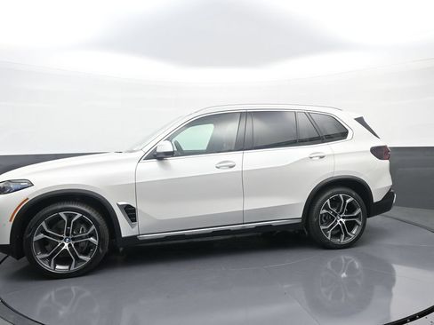 New 2026 BMW X5 xDrive40i w/ Premium Package AWD/4WD image 4