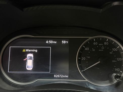 Used 2020 Nissan Versa SV image 31