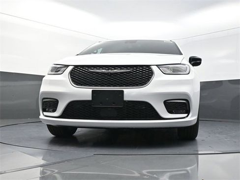 New 2026 Chrysler Pacifica Select image 18