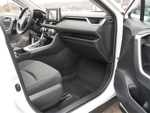 Used 2021 Toyota RAV4 XLE image 20