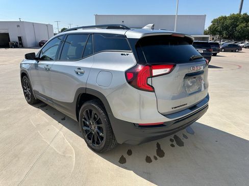 Used 2024 GMC Terrain SLT w/ Tech Package FWD image 5