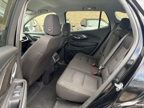 Used 2024 GMC Terrain SLE FWD image 24