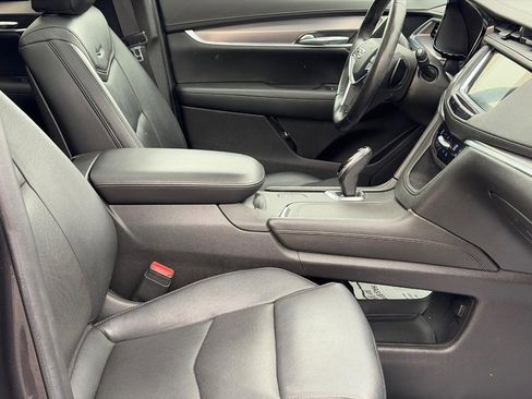 Used 2018 Cadillac XT5 Premium Luxury FWD image 18