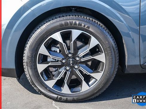 Certified 2024 Kia Carnival EX image 11