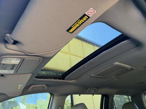 Used 2010 Honda Odyssey EX-L image 33