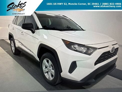 Used 2019 Toyota RAV4 LE FWD image 1