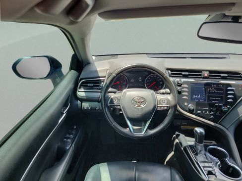 Used 2020 Toyota Camry XSE FWD image 5