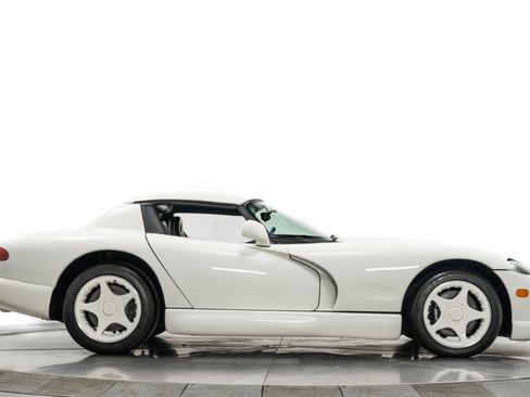Used 1996 Dodge Viper RT/10 image 17