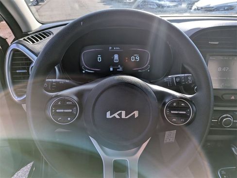 Used 2023 Kia Soul LX w/ LX Technology Package image 15