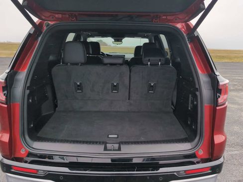 Used 2024 GMC Acadia Denali w/ Super Cruise Package image 26