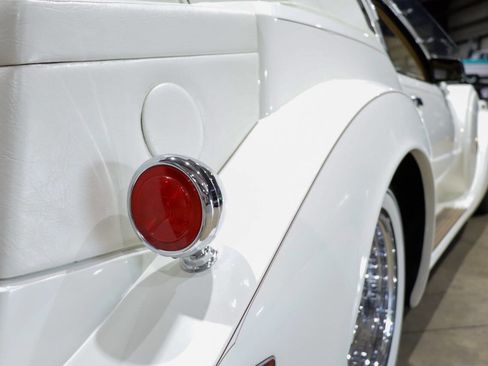 Used 1988 Ford Mustang LX image 34