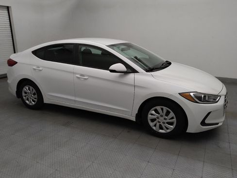 Used 2018 Hyundai Elantra SE FWD image 11