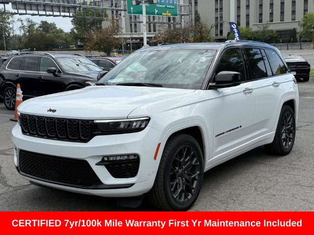 Used 2025 Jeep Grand Cherokee Summit w/ Obsidian Package AWD/4WD image 6