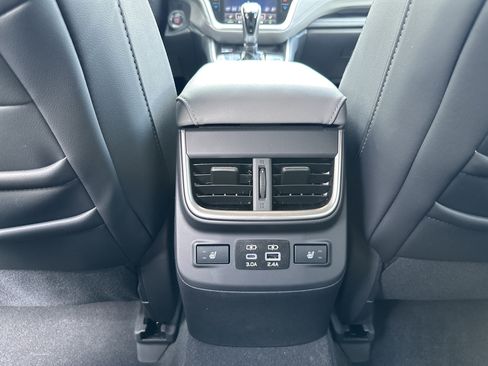 Used 2025 Subaru Outback Limited w/ Popular Package #2 AWD/4WD image 31