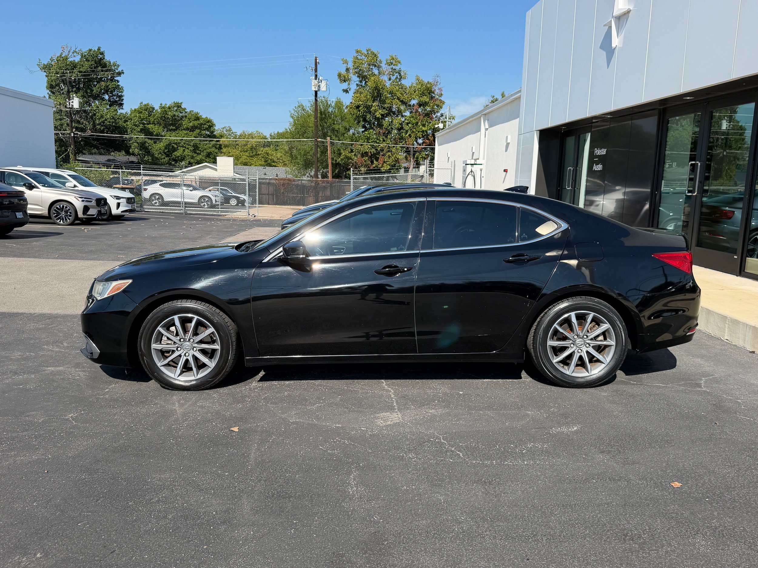 Used 2019 Acura TLX FWD image 3