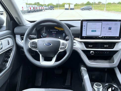 New 2026 Ford Explorer Active AWD/4WD image 11