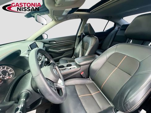 Used 2021 Nissan Altima 2.5 SR w/ SR Premium Package image 26