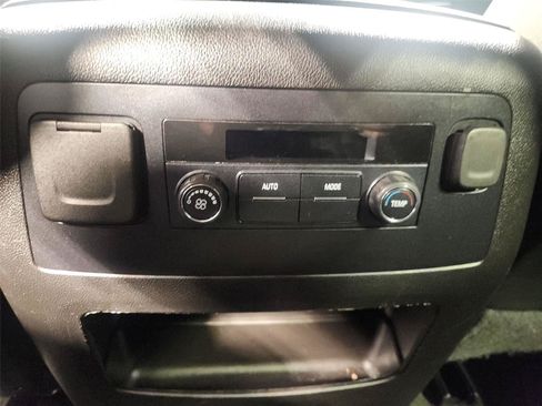 Used 2018 Chevrolet Suburban LT AWD/4WD image 20