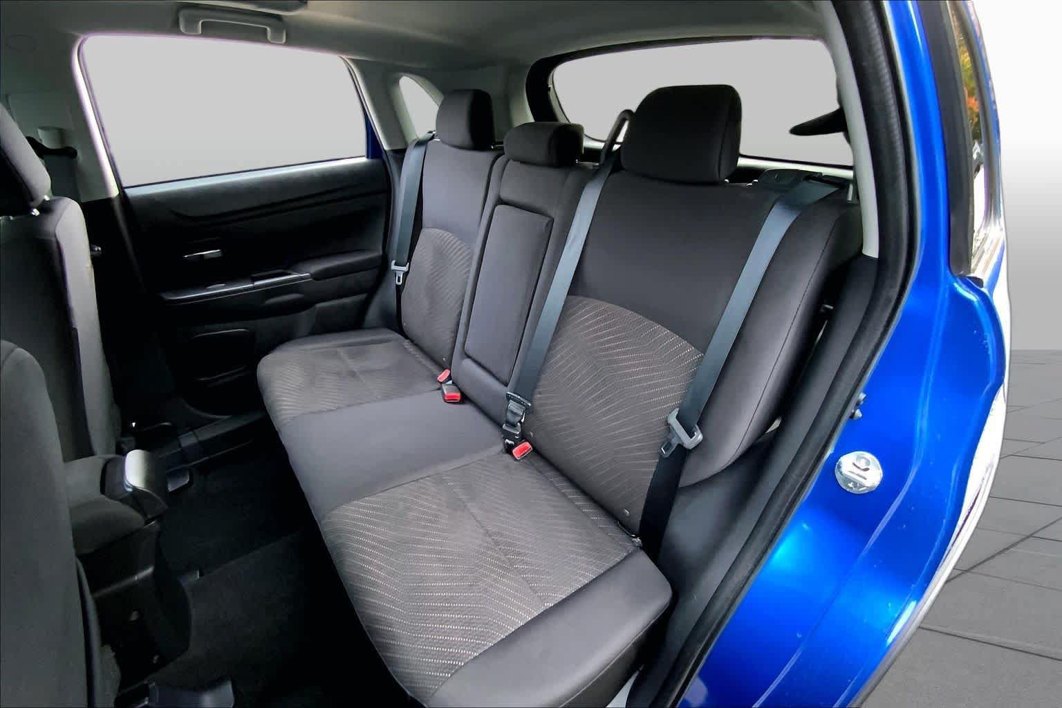 Used 2015 Mitsubishi Outlander Sport SE AWD/4WD image 21