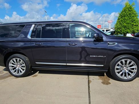 Used 2024 GMC Yukon XL Denali w/ Denali Reserve Package image 9