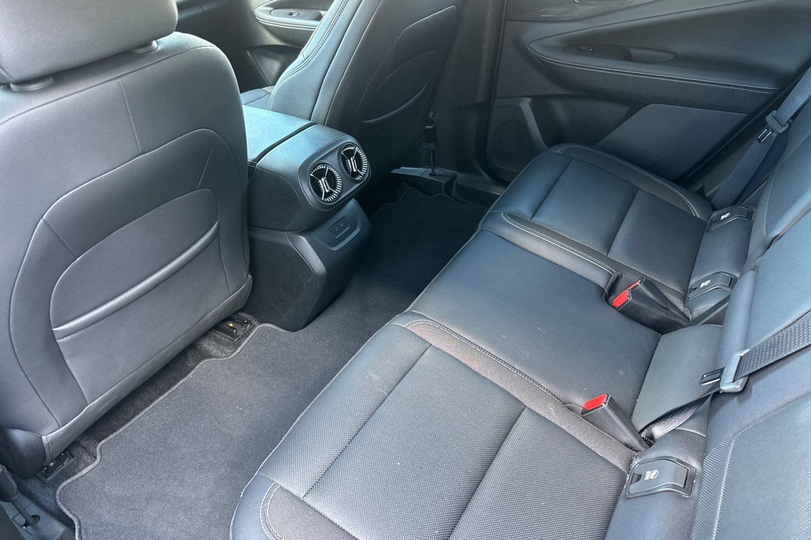 Used 2024 Chevrolet Blazer EV LT AWD/4WD image 15