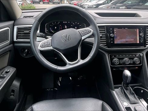 Used 2023 Volkswagen Atlas SEL image 6