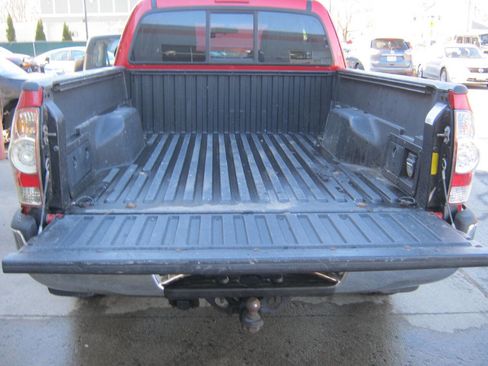 Used 2014 Toyota Tacoma 4x4 Access Cab V6 w/ TRD Off-Road Package image 16