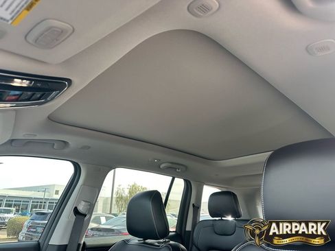 New 2023 Jeep Grand Cherokee 4WD 4xe image 18