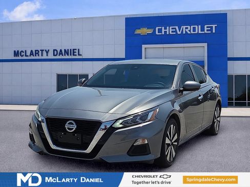 Used 2022 Nissan Altima 2.5 SV FWD image 2
