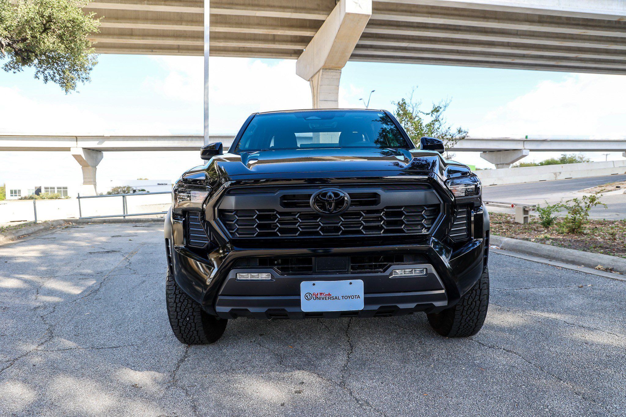 Certified 2025 Toyota Tacoma TRD Off-Road AWD/4WD image 4