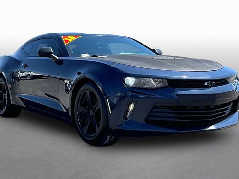 Used 2016 Chevrolet Camaro LT RWD image 10