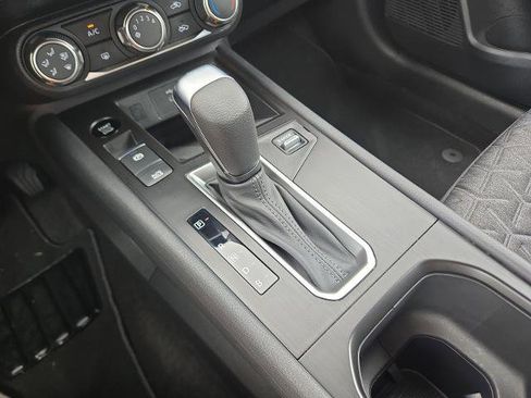 Certified 2025 Nissan Kicks SV image 17