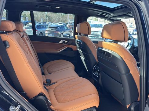 New 2026 BMW X7 M60i image 11