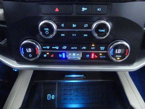 Used 2022 Ford Expedition Max Limited AWD/4WD image 16