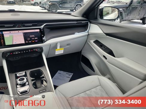 New 2026 Jeep Cherokee Overland image 17